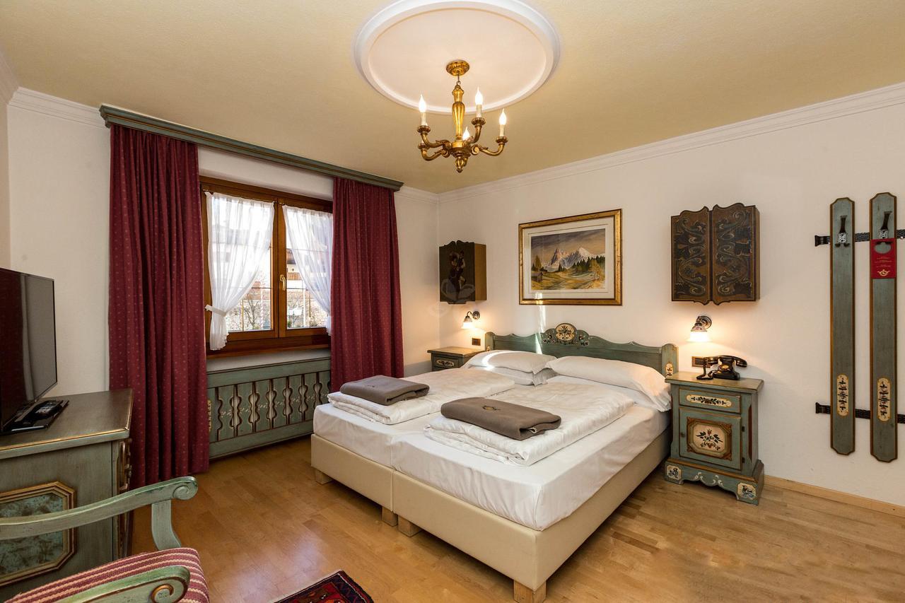 Hotel Cavallino D'Oro Bed&Breakfast Kastelruth Buitenkant foto